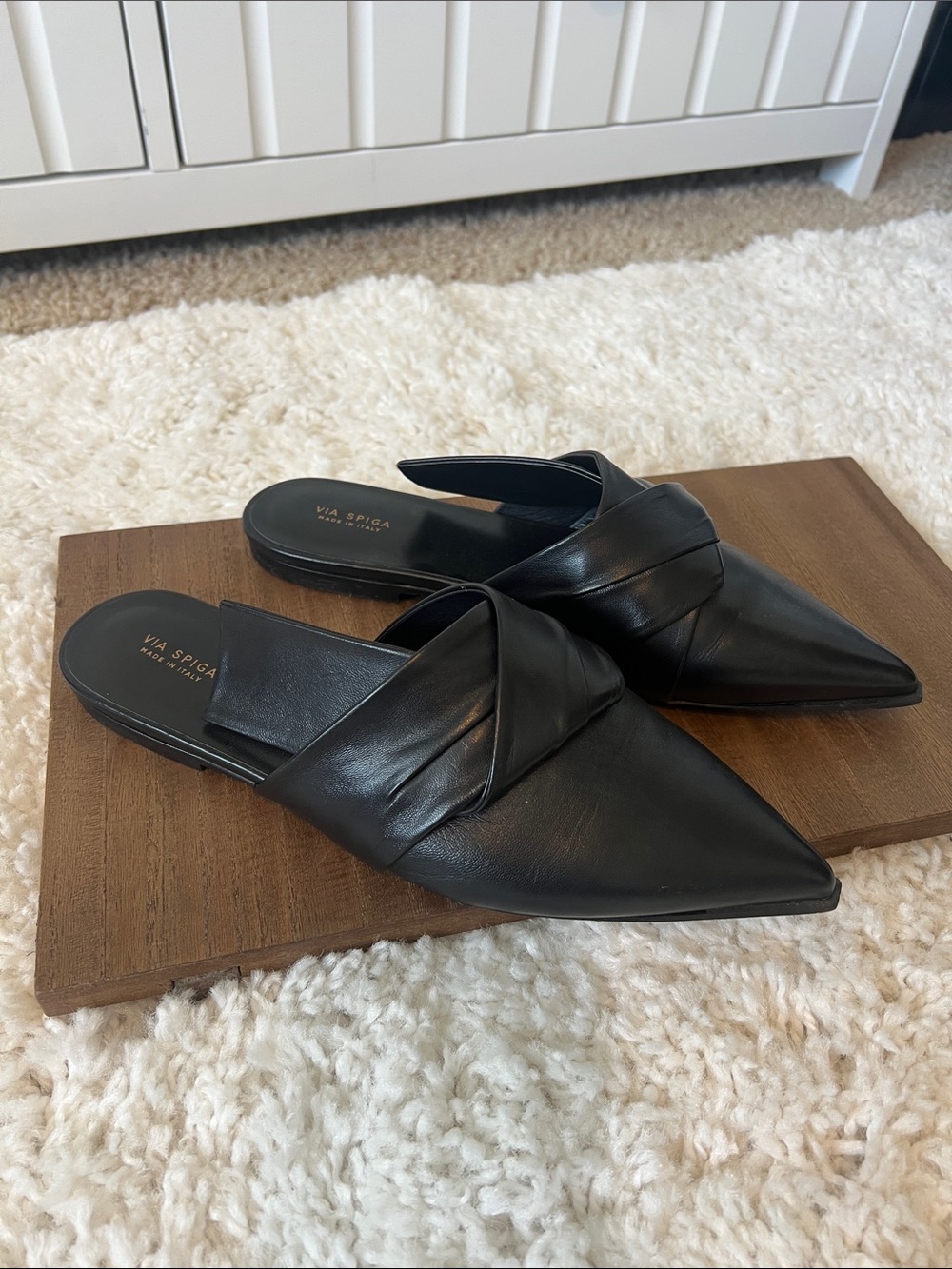 Via Spiga Womens Birgit Mules Size 8M Black Leather Pointed Shoes Flats Italy